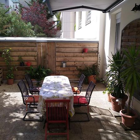 Two-bedroom Apartment Neuilly-sur-Seine Exterior foto